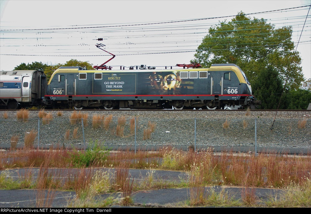 AMTK 606 leading train 182